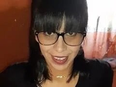 エッチな女帝フェルナンダ、撮影中にボーイフレンドと一緒にシャワーに入り、おいしいフェラチオをする。